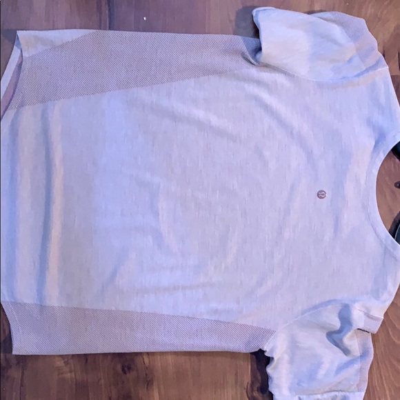 Lululemon top - Picture 3 of 3